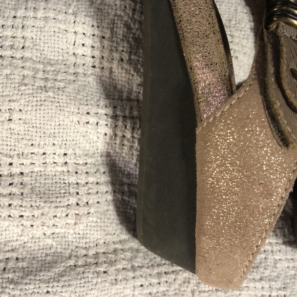 OTBT Tan and Gold Mules size 7.5 - Picture 5 of 6